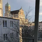Brand New Luxury On Rathausplatz Apartament