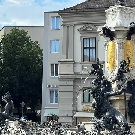 Brand New Luxury On Rathausplatz