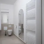 Brand New Luxury On Rathausplatz Aψβούργη
