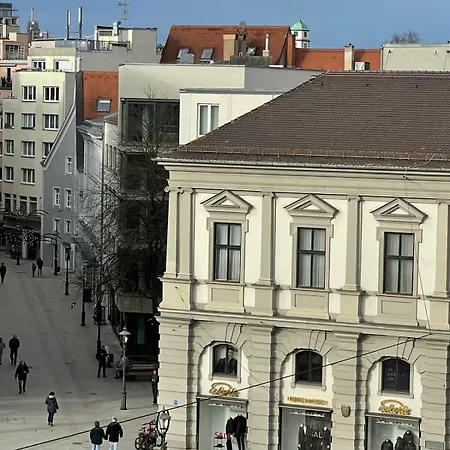 Apartment Goldenkey-suites - Luxury 'rathausplatz' - Overlooking The Main Square - Air Conditioning & Elevator *