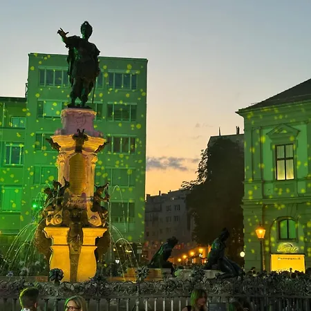 Apartment Brand New Luxury On Rathausplatz