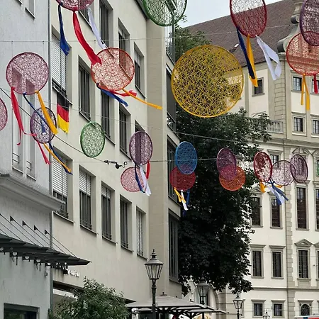 Goldenkey-suites - Luxury 'rathausplatz' - Overlooking The Main Square - Air Conditioning & Elevator Augsburg