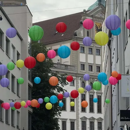 Goldenkey-suites - Luxury 'rathausplatz' - Overlooking The Main Square - Air Conditioning & Elevator Augsburg
