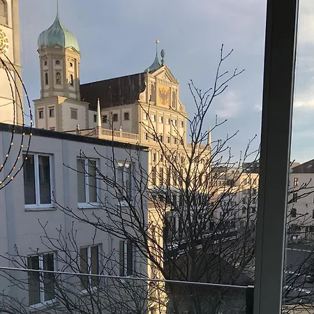 Goldenkey-suites - Luxury 'rathausplatz' - Overlooking The Main Square - Air Conditioning & Elevator Apartment