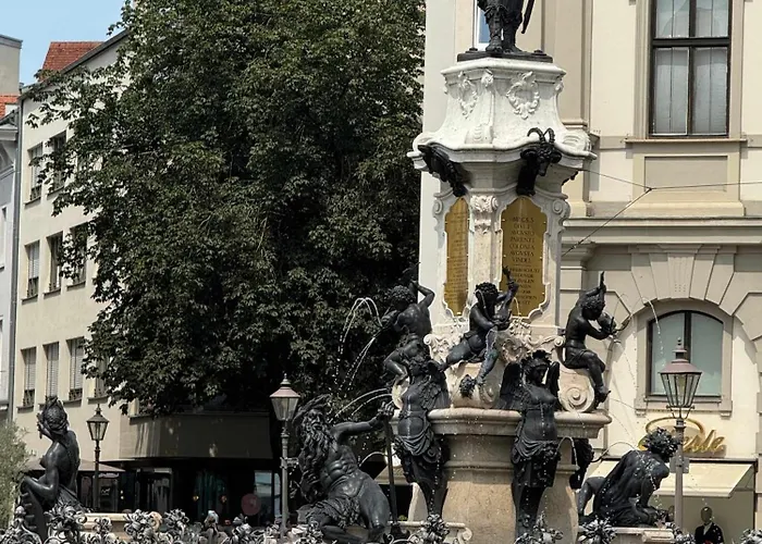 Brand New Luxury On Rathausplatz